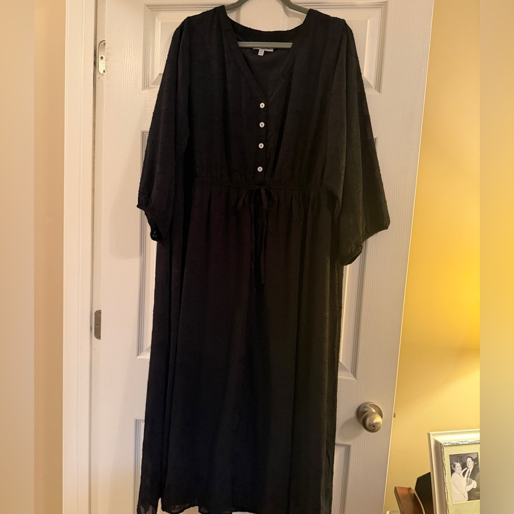 Elegant Black Plus Size Lace Midi Dress